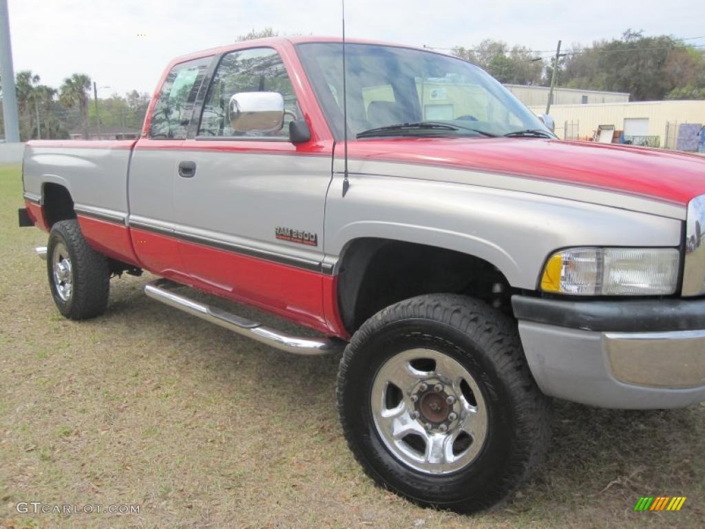 1996 Ram 2500 ST Extended Cab 4x4 - Poppy Red / Beige photo #5