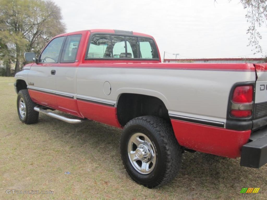 1996 Ram 2500 ST Extended Cab 4x4 - Poppy Red / Beige photo #10
