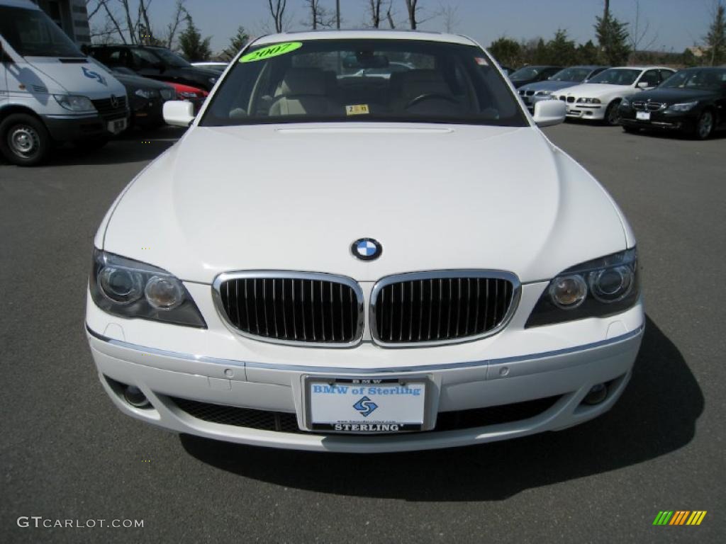 Alpine White BMW 7 Series