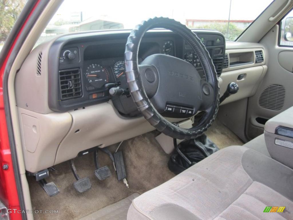 1996 Ram 2500 ST Extended Cab 4x4 - Poppy Red / Beige photo #25