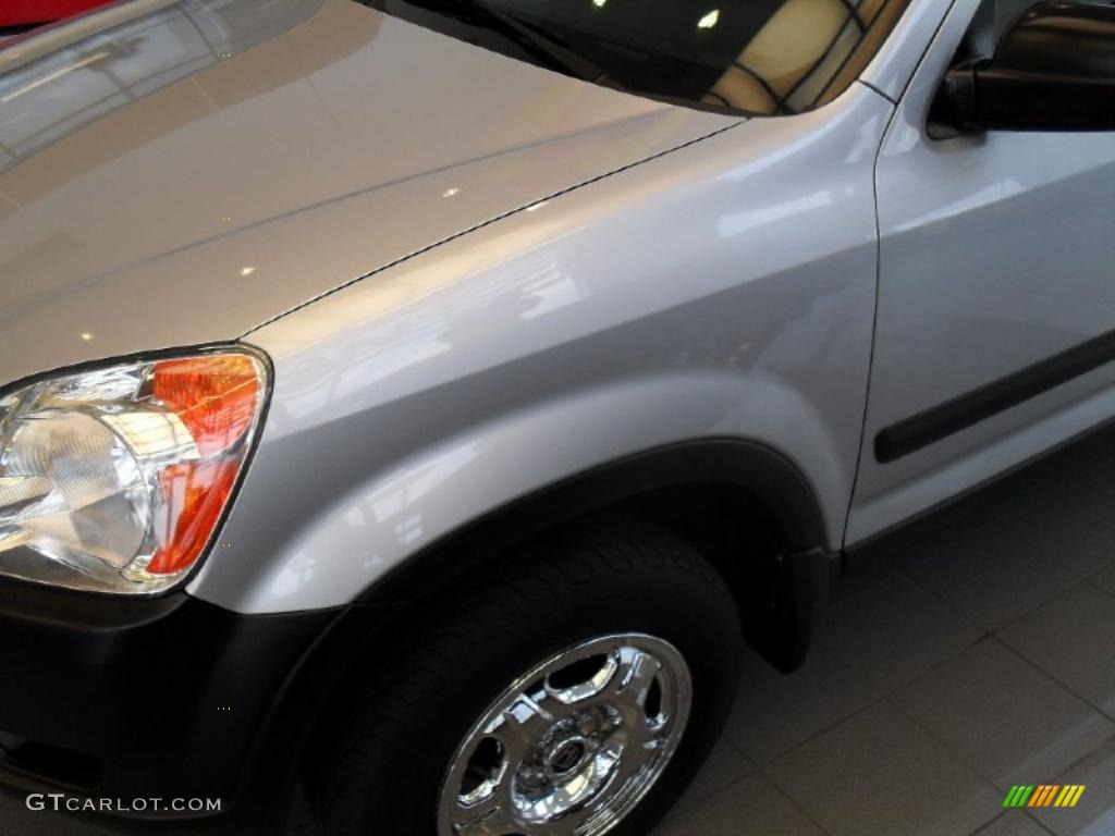 2003 CR-V LX 4WD - Satin Silver Metallic / Black photo #2