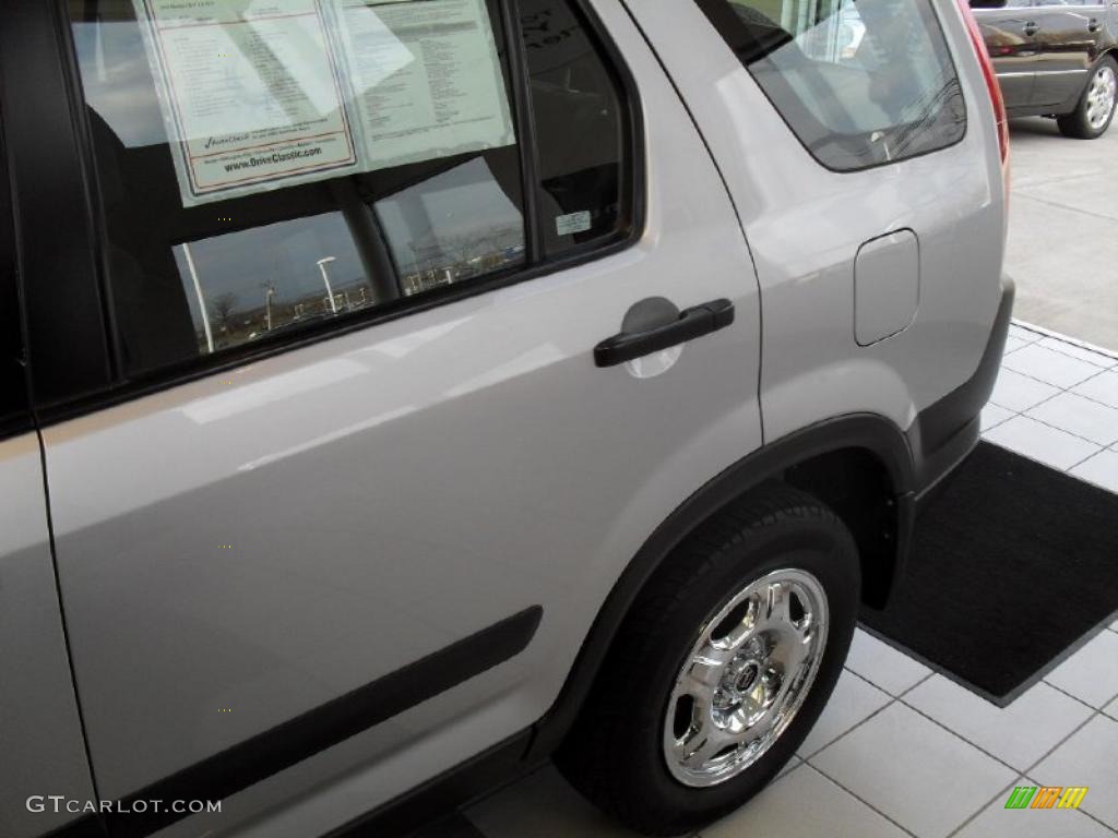 2003 CR-V LX 4WD - Satin Silver Metallic / Black photo #5
