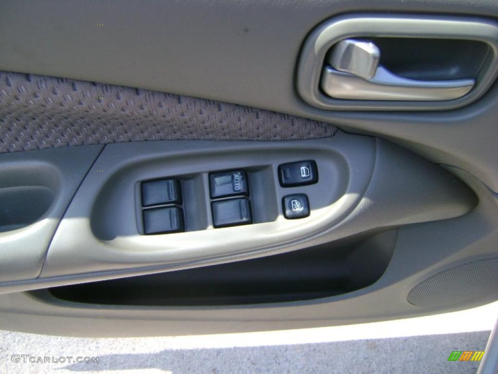 2006 Sentra 1.8 S - Brilliant Aluminum Metallic / Charcoal photo #18