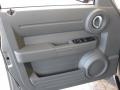 2007 Light Khaki Metallic Dodge Nitro SXT  photo #15