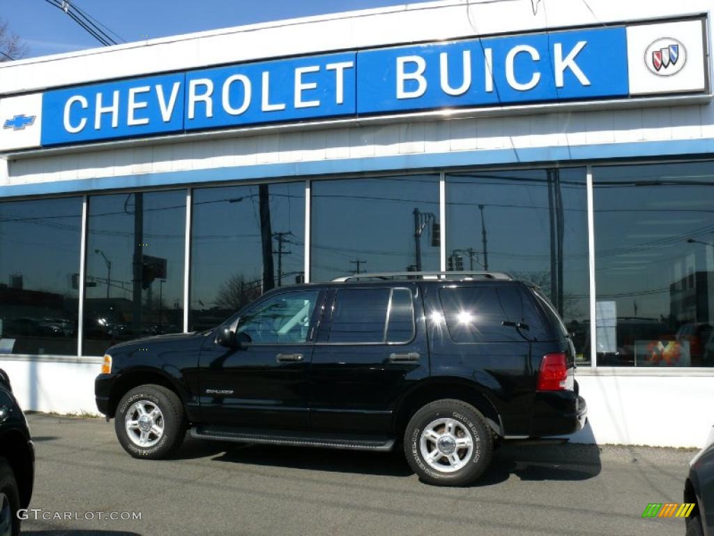 2004 Explorer XLT 4x4 - Black / Graphite photo #1