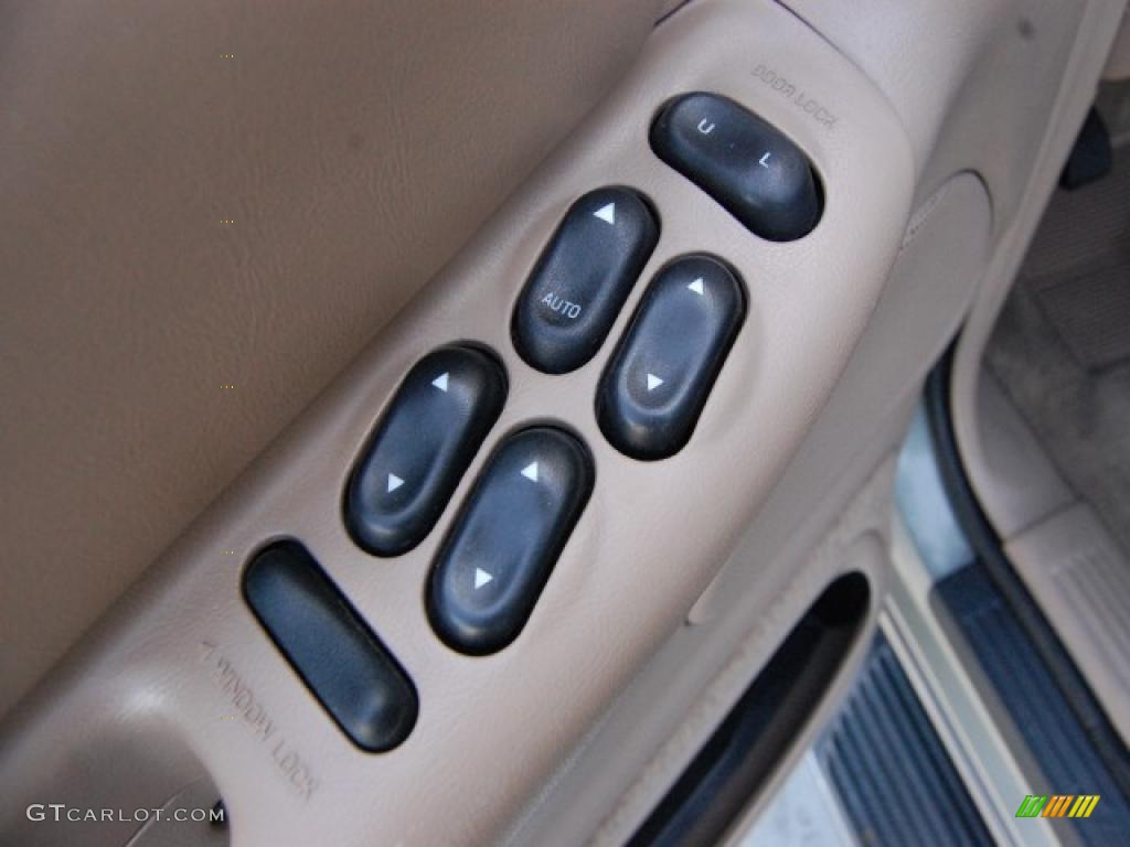 2001 Explorer XLT - Spruce Green Metallic / Medium Prairie Tan photo #17