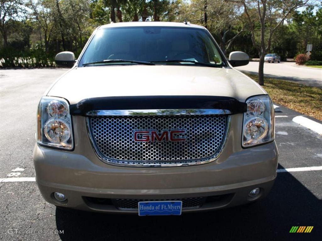 2007 Yukon Denali AWD - Gold Mist Metallic / Cocoa/Light Cashmere photo #7