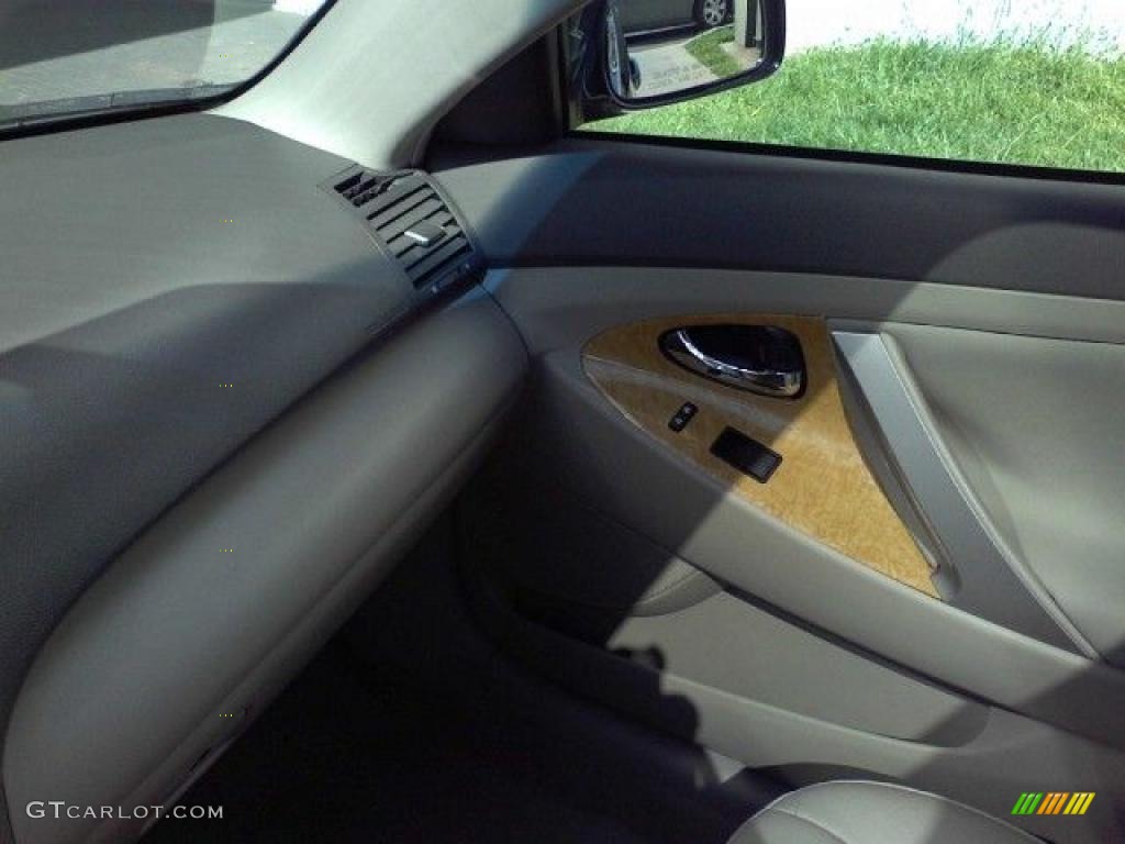 2007 Camry XLE - Black / Ash photo #12