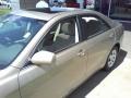 Desert Sand Mica - Camry LE Photo No. 20