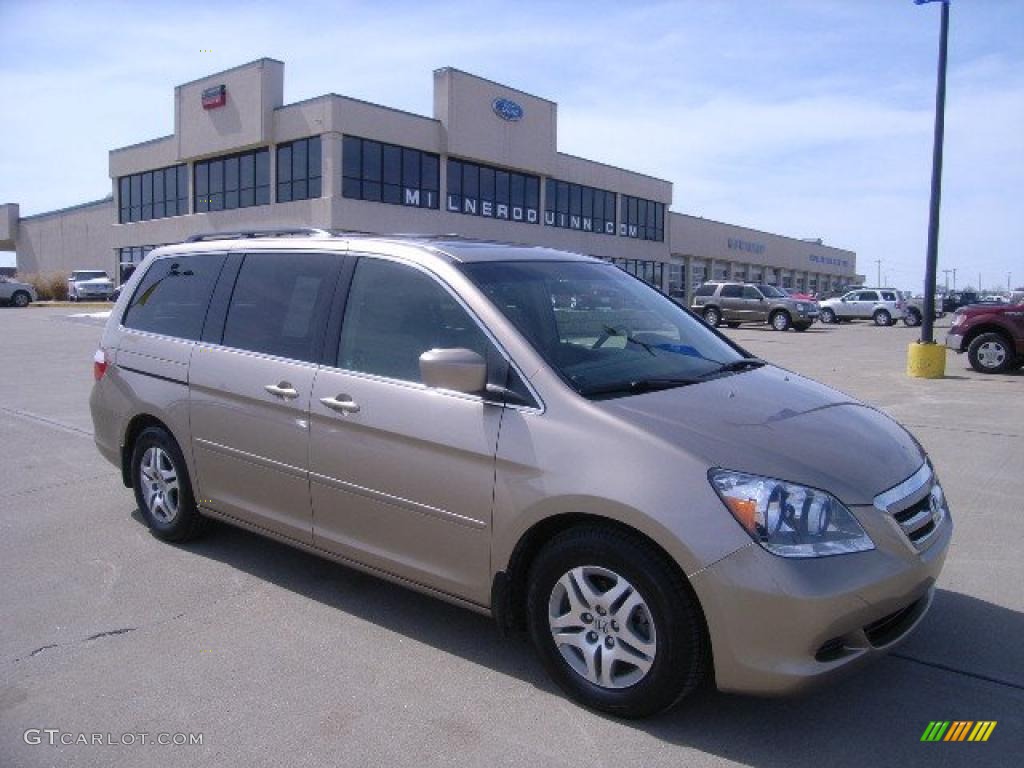 Desert Rock Metallic Honda Odyssey