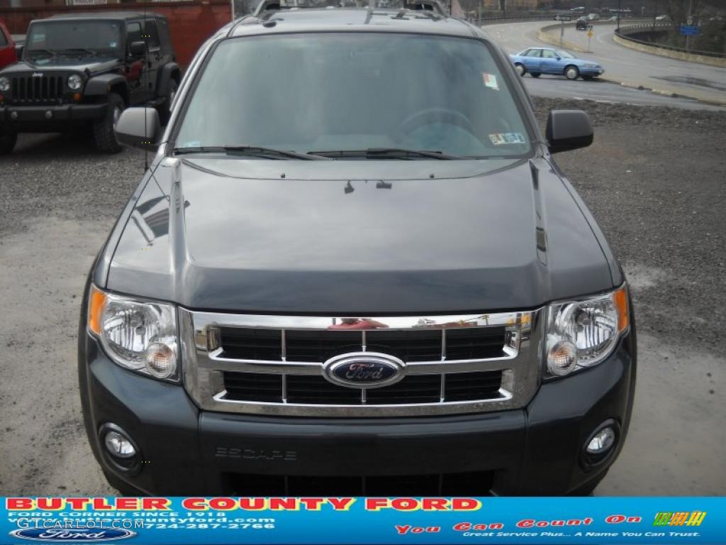 2009 Escape XLT V6 4WD - Sterling Grey Metallic / Charcoal photo #18