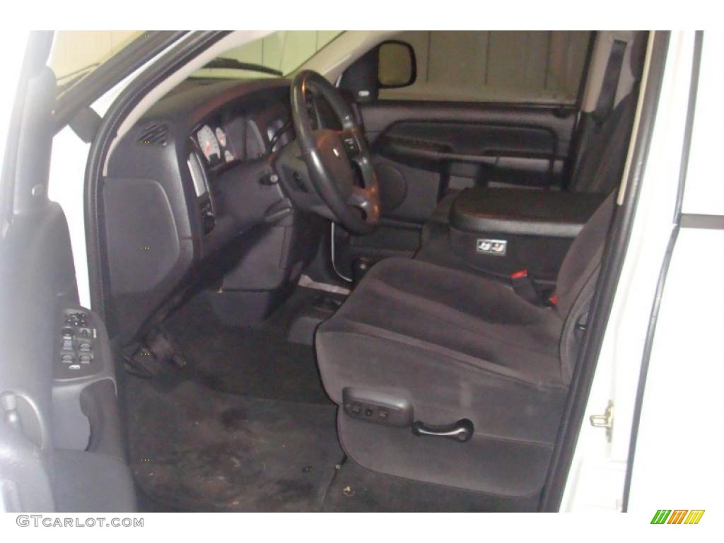 2005 Ram 1500 SLT Quad Cab 4x4 - Bright White / Dark Slate Gray photo #4