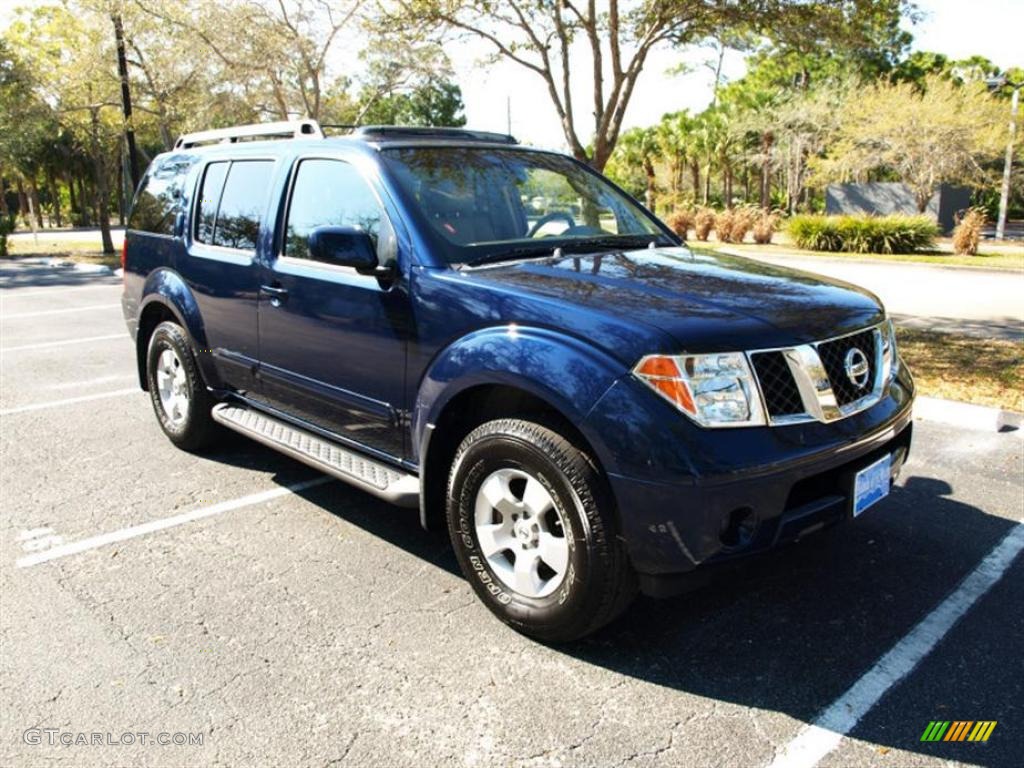 2007 Pathfinder SE 4x4 - Majestic Blue Metallic / Desert photo #1