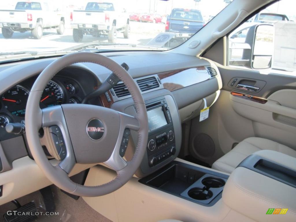 2010 Sierra 2500HD SLT Crew Cab 4x4 - Onyx Black / Light Cashmere photo #8