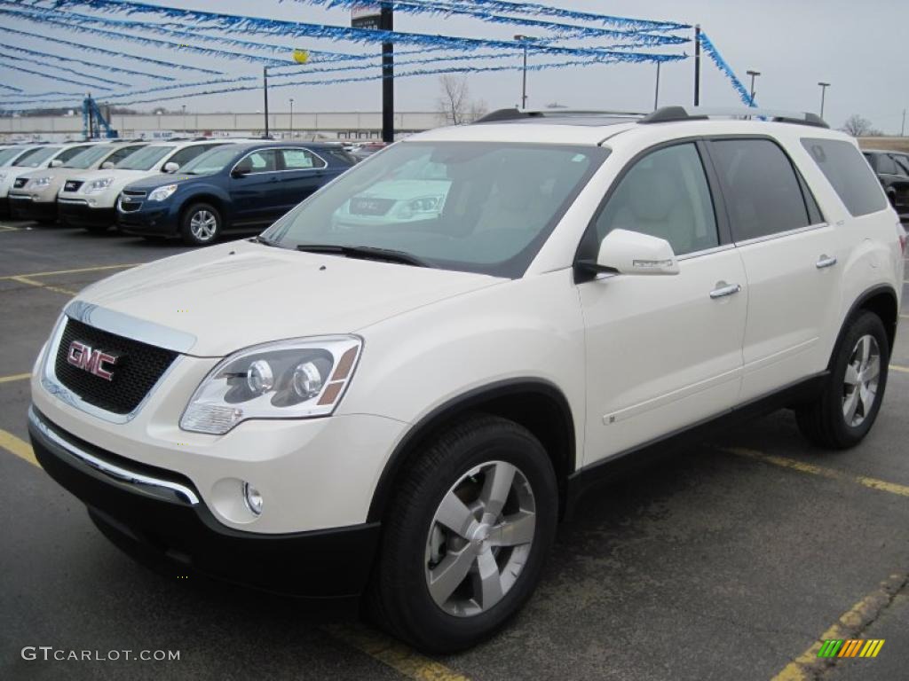 White Diamond Tricoat GMC Acadia