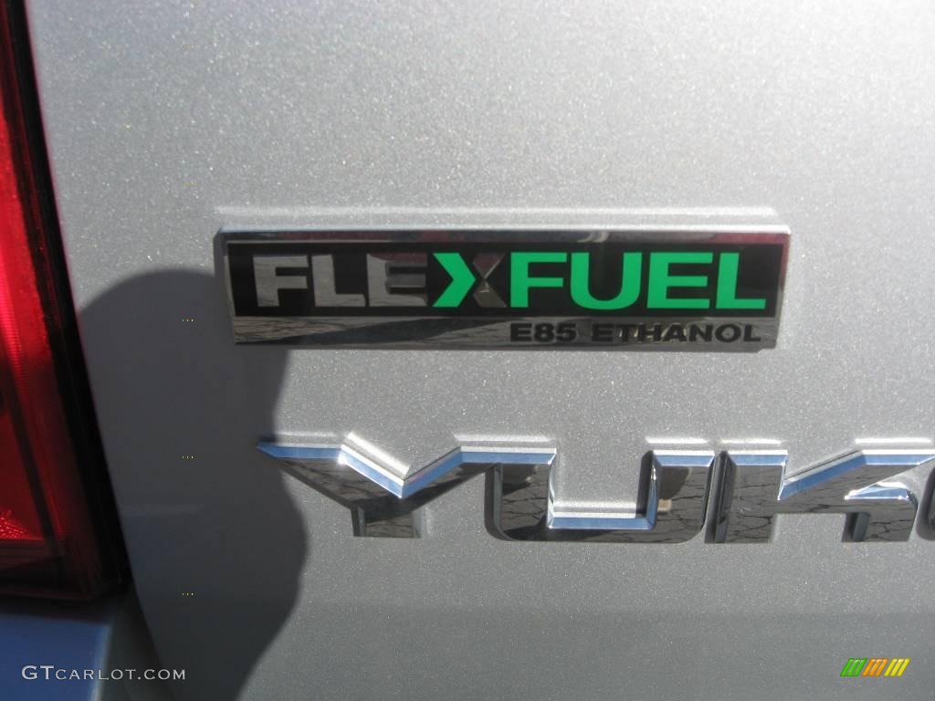 2010 Yukon SLE - Pure Silver Metallic / Ebony photo #10