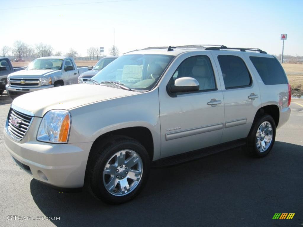 2010 Yukon SLT - Gold Mist Metallic / Light Tan photo #1