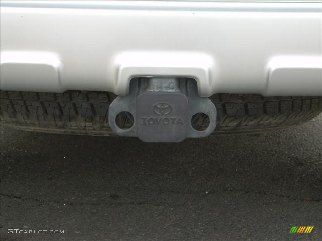 2004 4Runner SR5 4x4 - Natural White / Stone photo #6