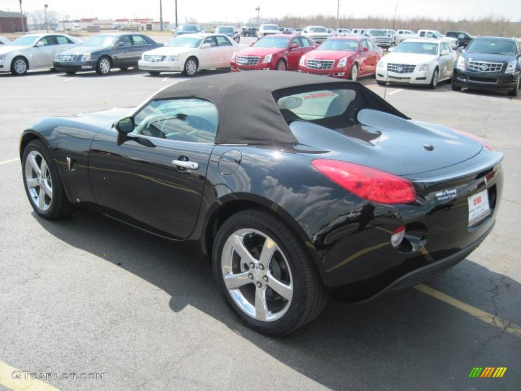 2007 Solstice Roadster - Mysterious Black / Ebony photo #12