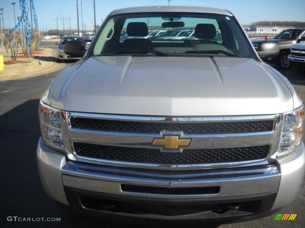 2010 Silverado 1500 Regular Cab 4x4 - Sheer Silver Metallic / Dark Titanium photo #2