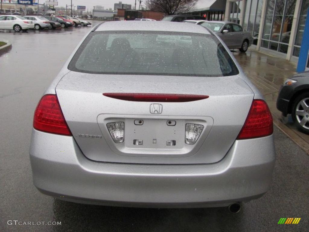 2006 Accord Value Package Sedan - Alabaster Silver Metallic / Gray photo #4