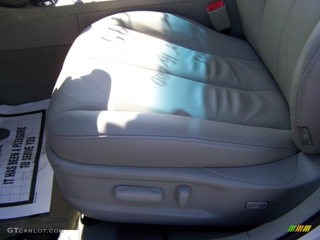 2007 Camry Hybrid - Blizzard White Pearl / Bisque photo #12