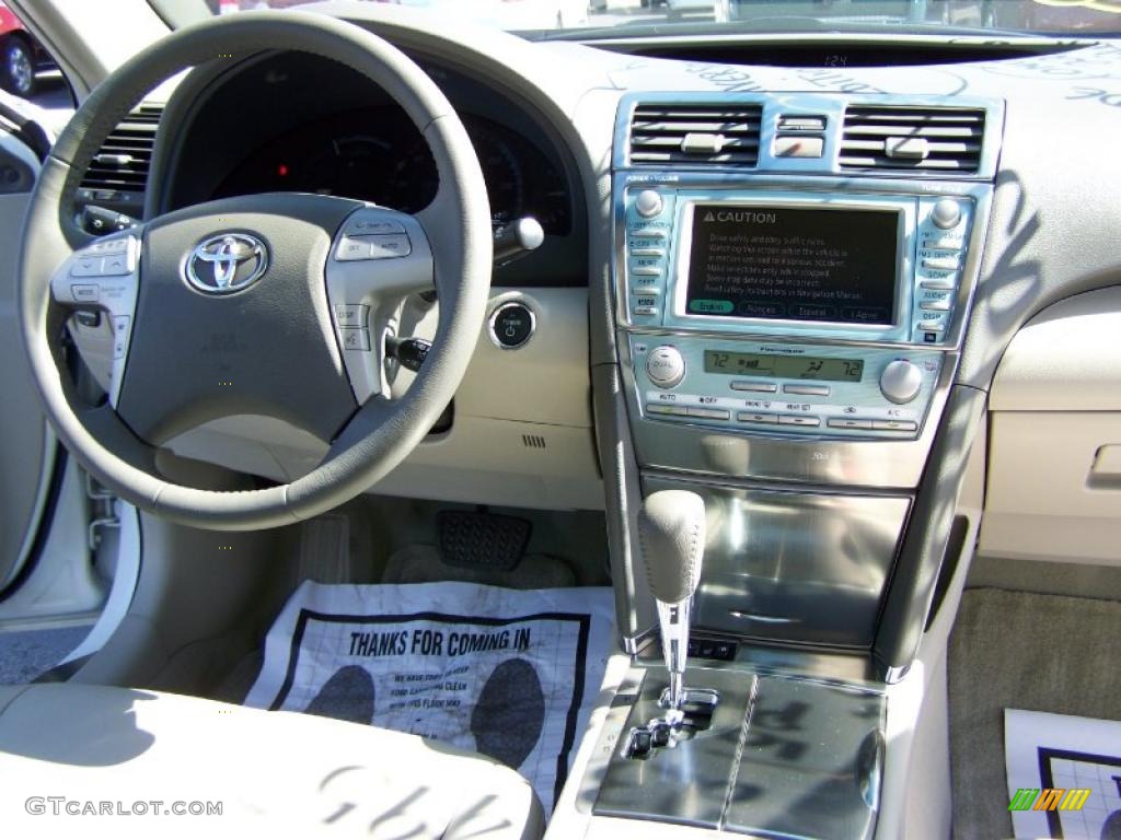 2007 Camry Hybrid - Blizzard White Pearl / Bisque photo #18