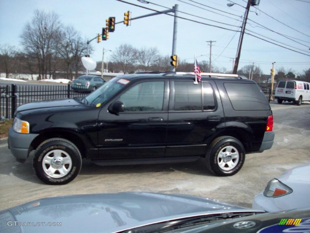 2002 Explorer XLS 4x4 - Black Clearcoat / Graphite photo #2