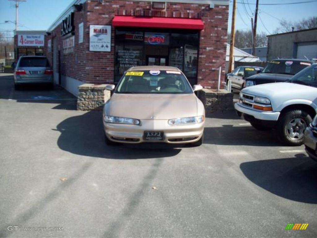 2001 Intrigue GL - Sandstone / Neutral photo #2