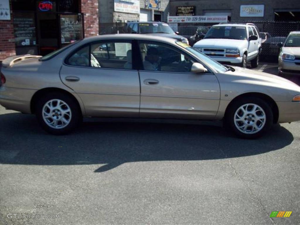 2001 Intrigue GL - Sandstone / Neutral photo #8