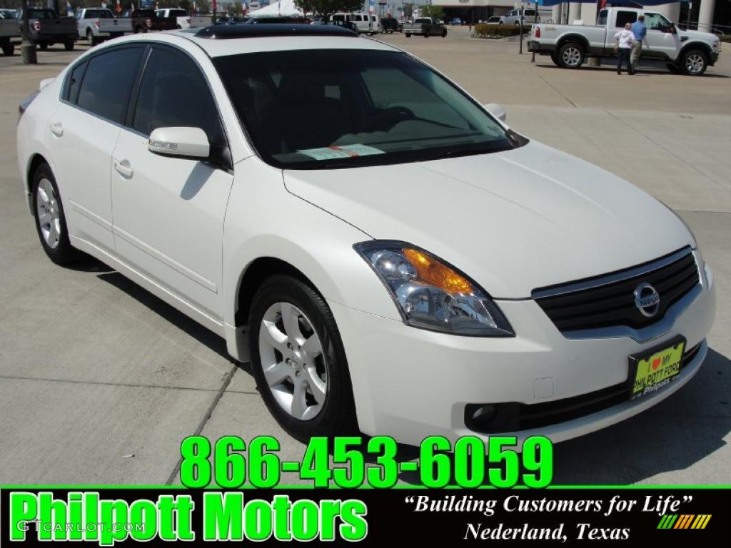 Winter Frost Pearl Nissan Altima