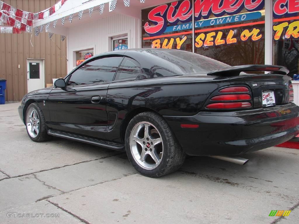 1995 Mustang SVT Cobra Coupe - Black / Black photo #2