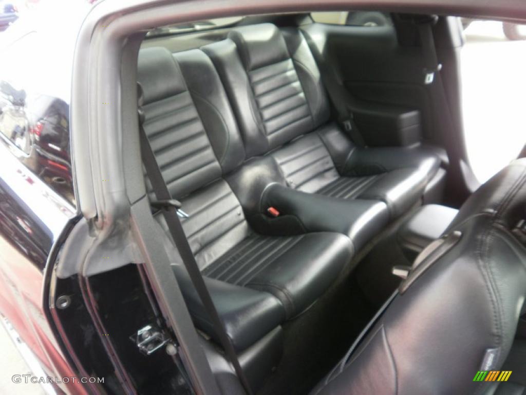 2005 Mustang GT Premium Coupe - Black / Dark Charcoal photo #28