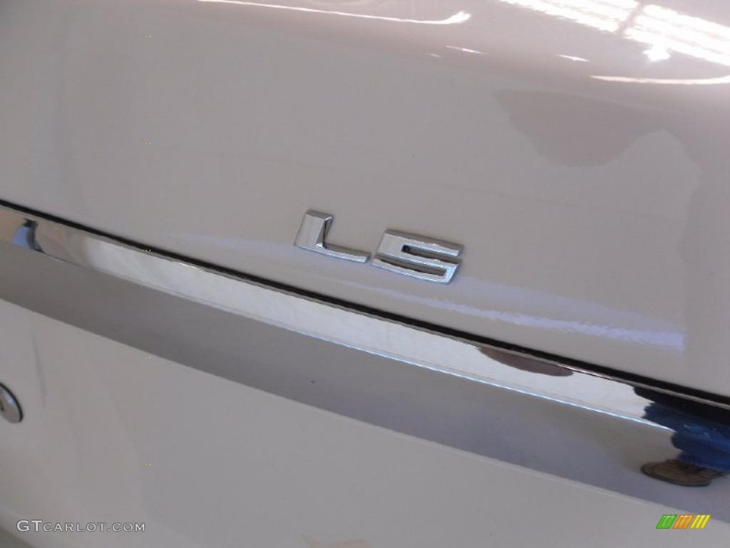 2007 Malibu LS Sedan - White / Titanium Gray photo #4