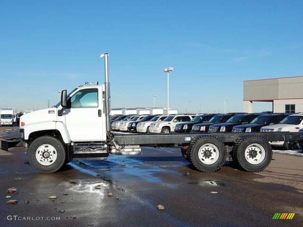 2009 C Series Topkick C8500 Regular Cab Twin Axle Chassis - Summit White / Neutral photo #4