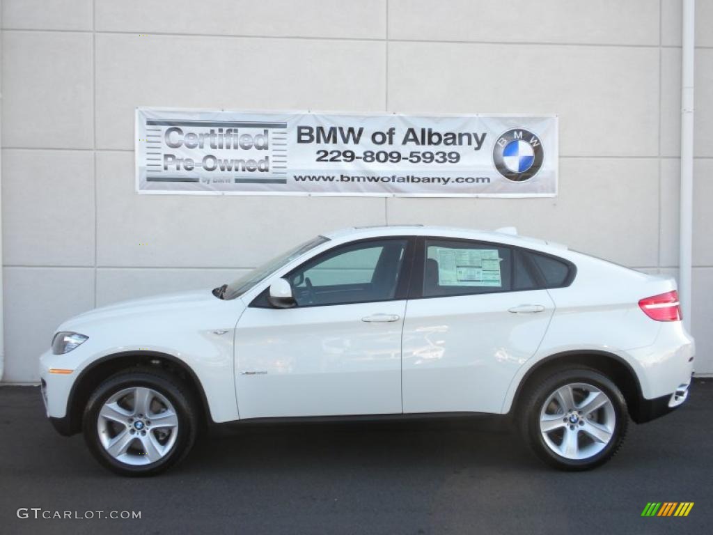 Alpine White BMW X6