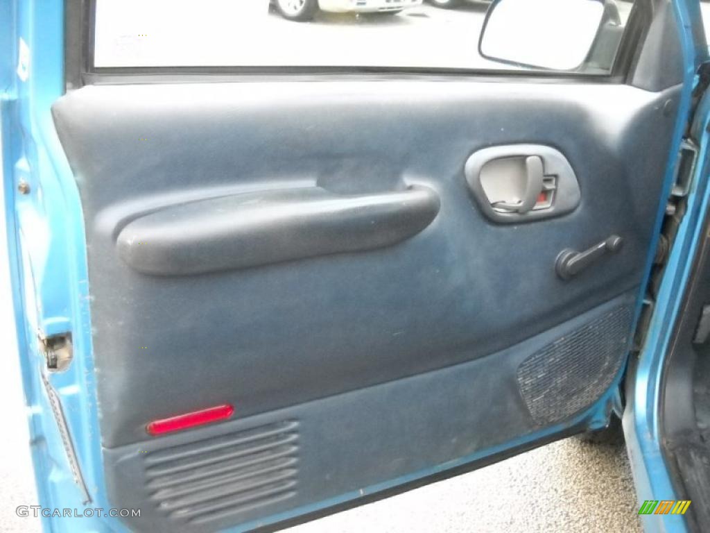 1995 C/K 2500 C2500 Regular Cab - Light Quasar Blue Metallic / Blue photo #11