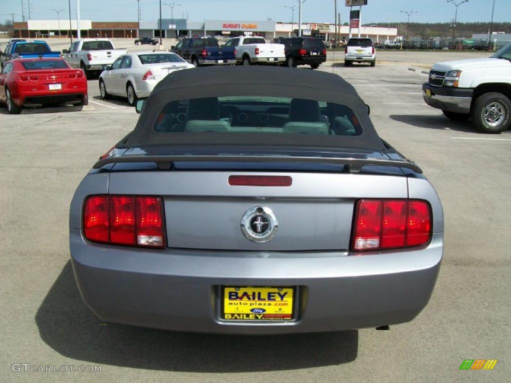 2006 Mustang V6 Premium Convertible - Tungsten Grey Metallic / Light Graphite photo #4