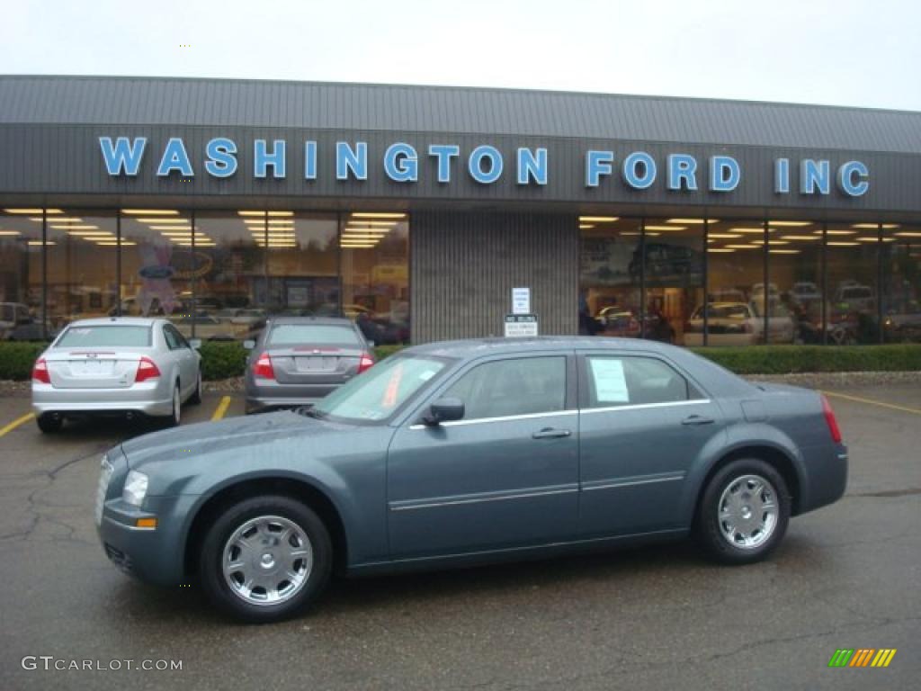 Magnesium Pearl Chrysler 300