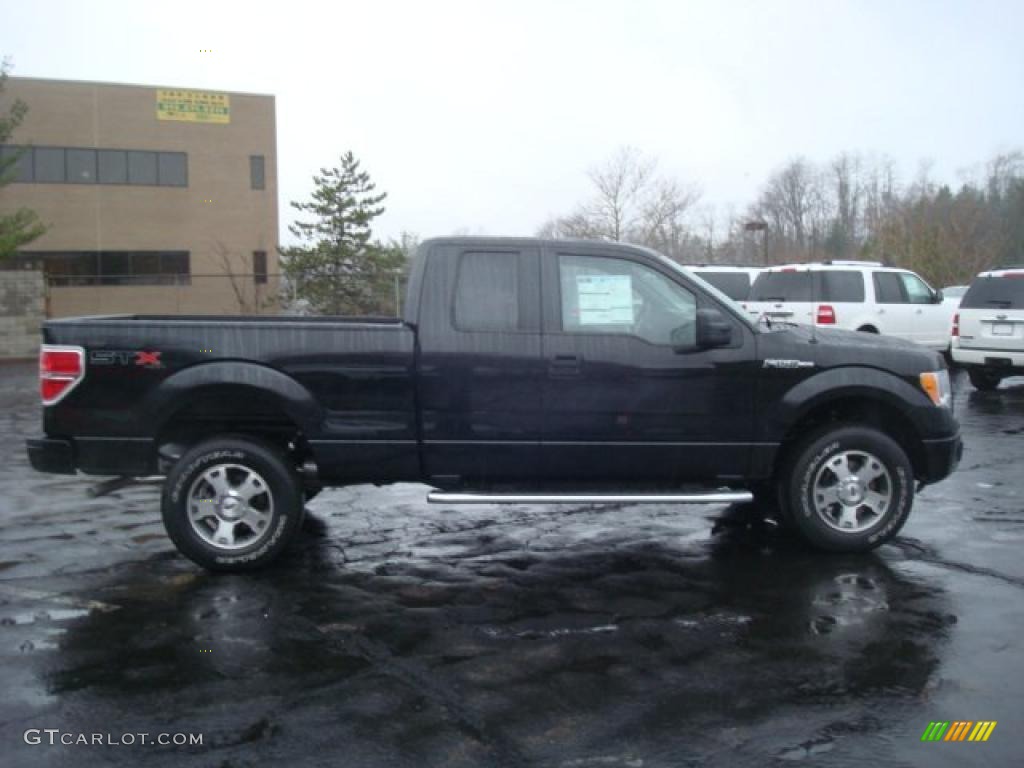 2010 F150 STX SuperCab 4x4 - Tuxedo Black / Medium Stone photo #2