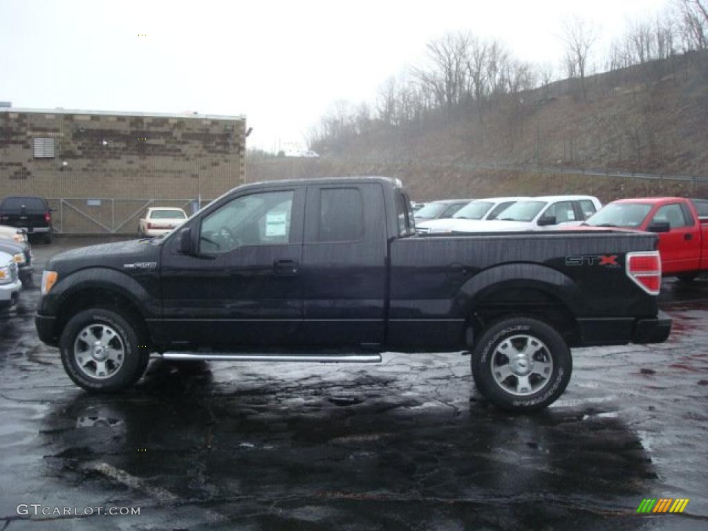 2010 F150 STX SuperCab 4x4 - Tuxedo Black / Medium Stone photo #6