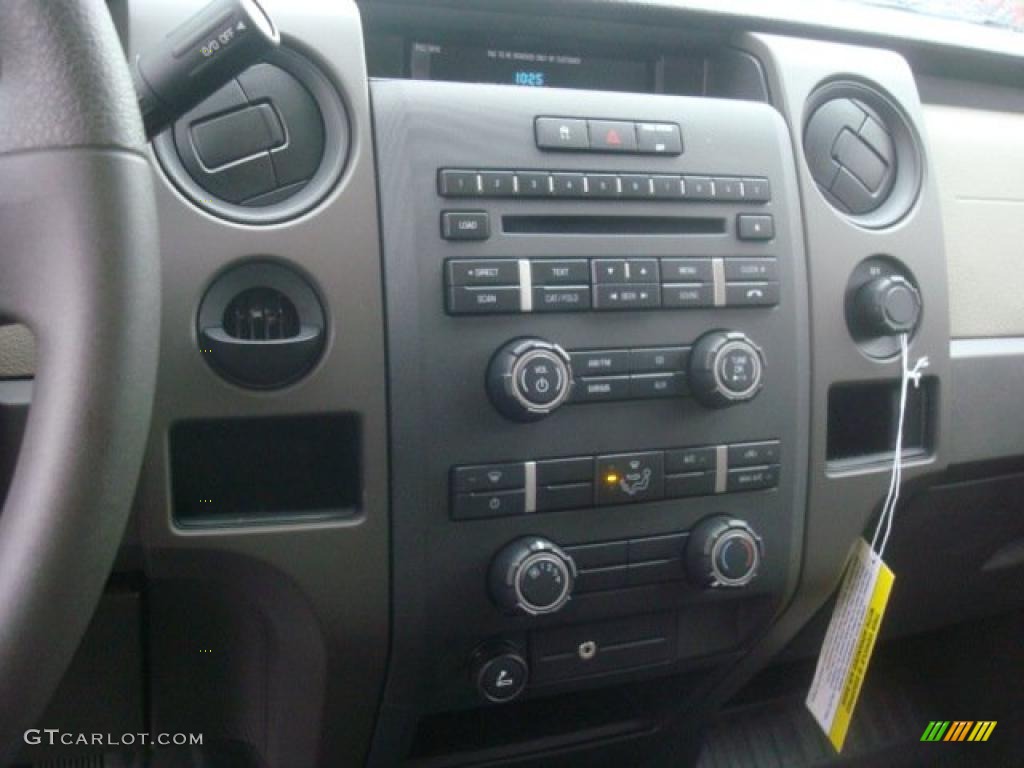 2010 F150 STX SuperCab 4x4 - Tuxedo Black / Medium Stone photo #9