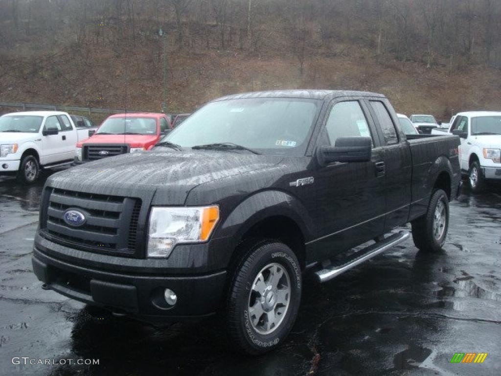 2010 F150 STX SuperCab 4x4 - Tuxedo Black / Medium Stone photo #10