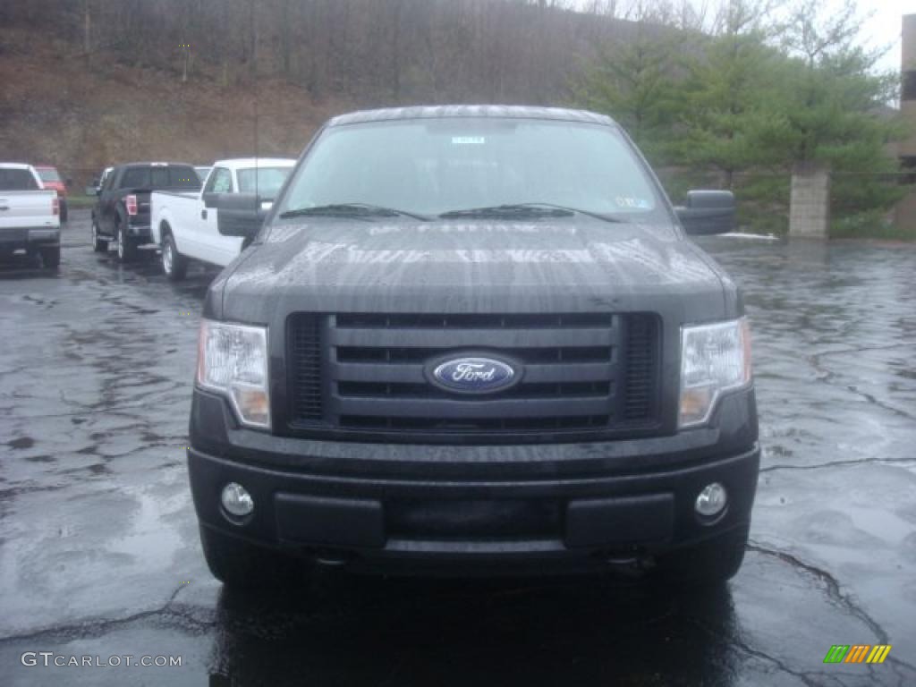 2010 F150 STX SuperCab 4x4 - Tuxedo Black / Medium Stone photo #11