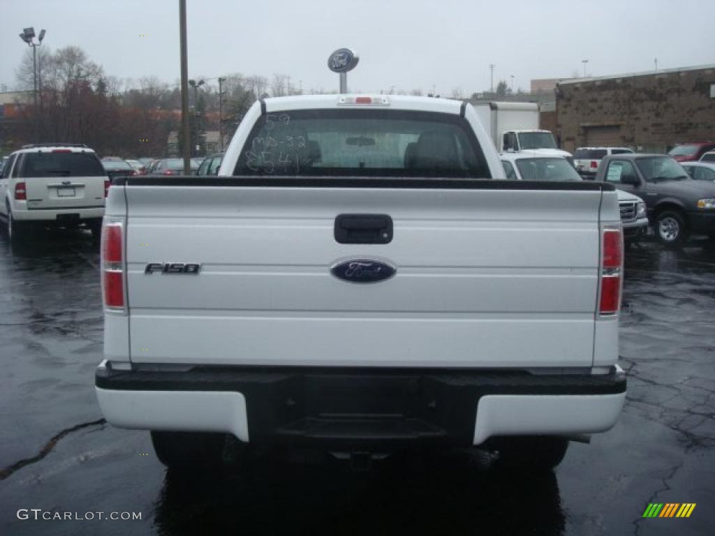 2010 F150 STX SuperCab 4x4 - Oxford White / Medium Stone photo #4