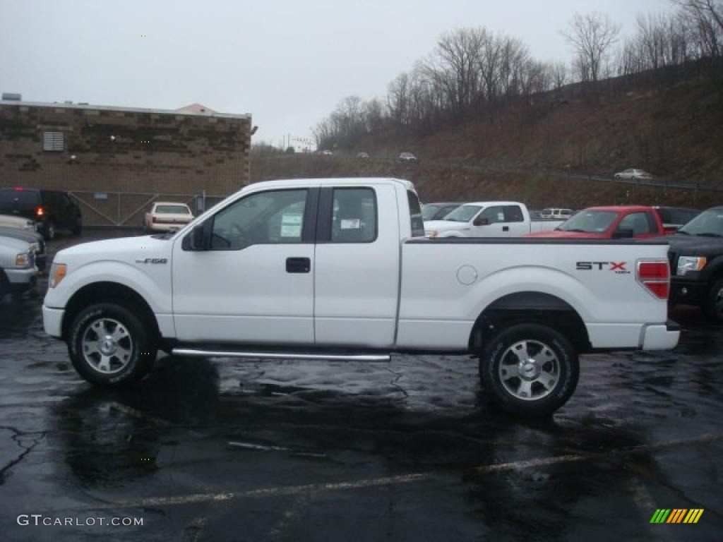 2010 F150 STX SuperCab 4x4 - Oxford White / Medium Stone photo #6