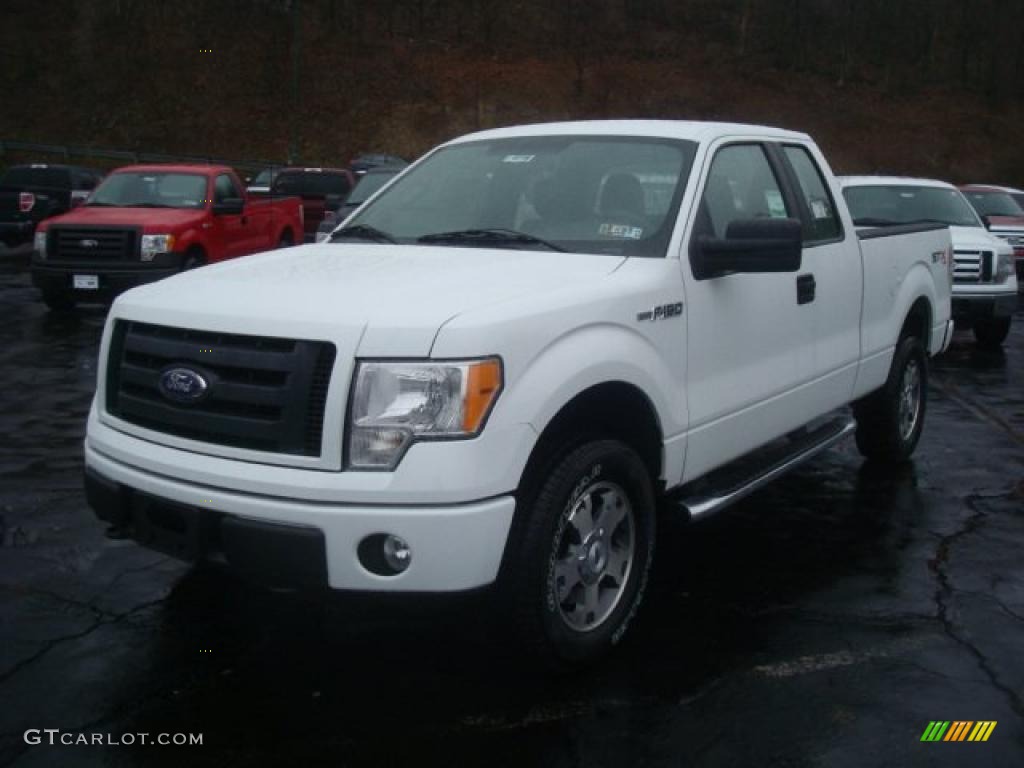 2010 F150 STX SuperCab 4x4 - Oxford White / Medium Stone photo #10