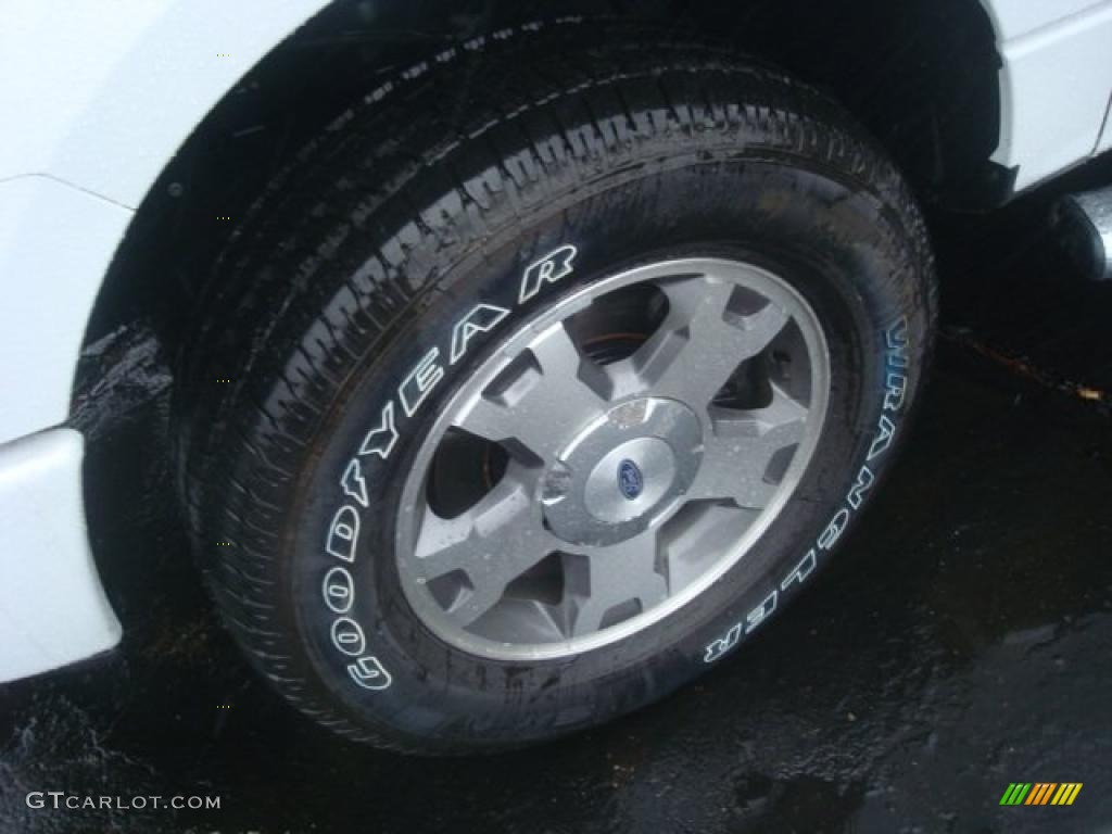 2010 F150 STX SuperCab 4x4 - Oxford White / Medium Stone photo #12