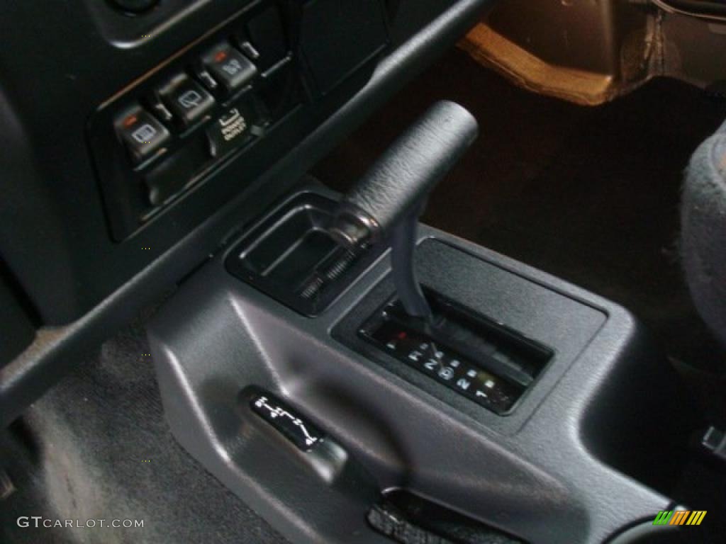 2004 Wrangler Sport 4x4 - Light Khaki Metallic / Dark Slate Gray photo #15