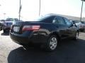 Black - Camry LE Photo No. 3